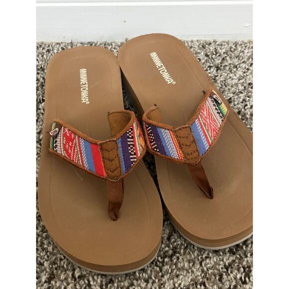 Minnetonka Flip Flops Women's Size 8 Comfort Slip On Tan Cute Sandals - Picture 2 of 9